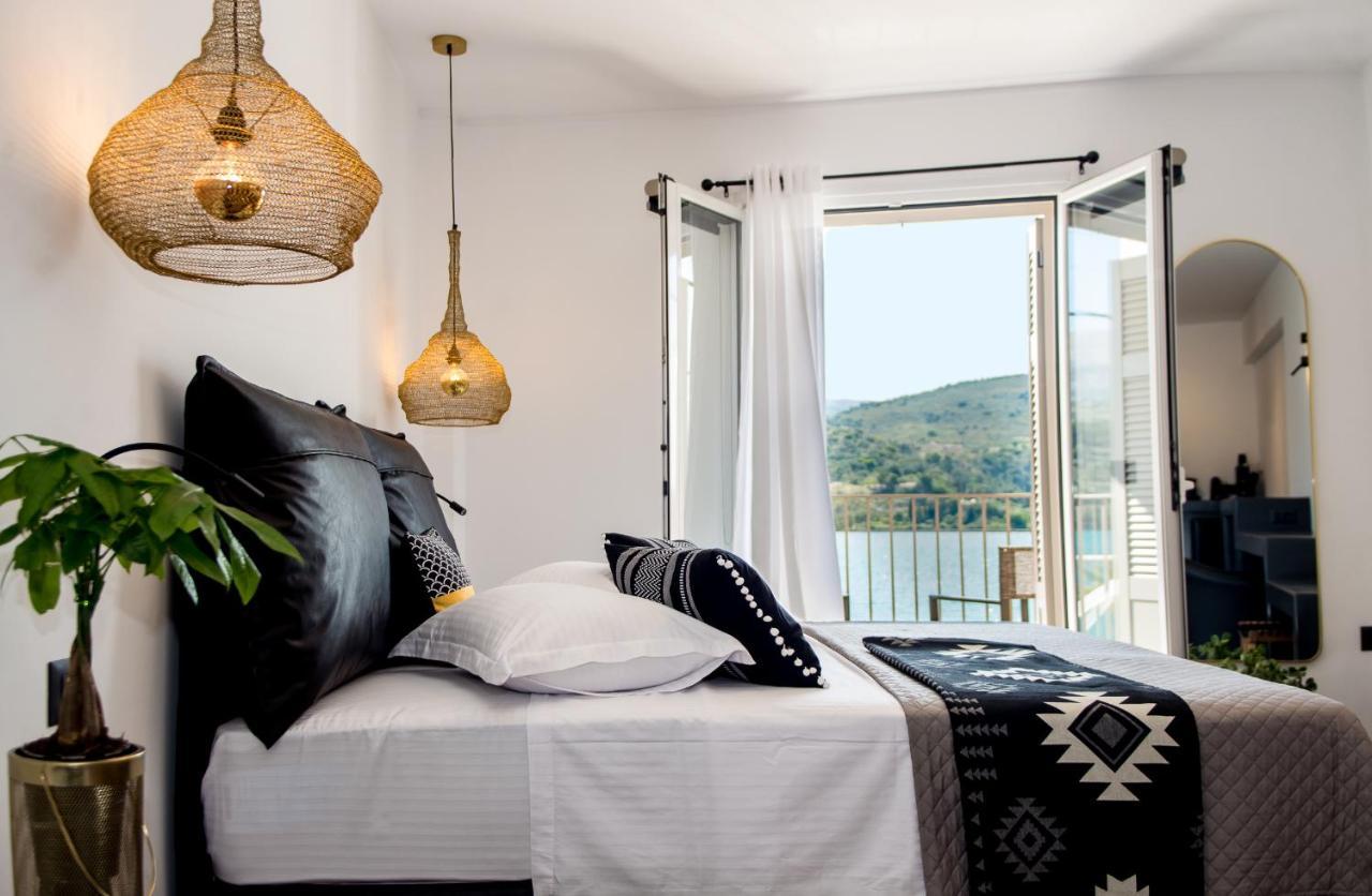 A & B Minimal Suite Ιι With Sea View In Argostoli 외부 사진