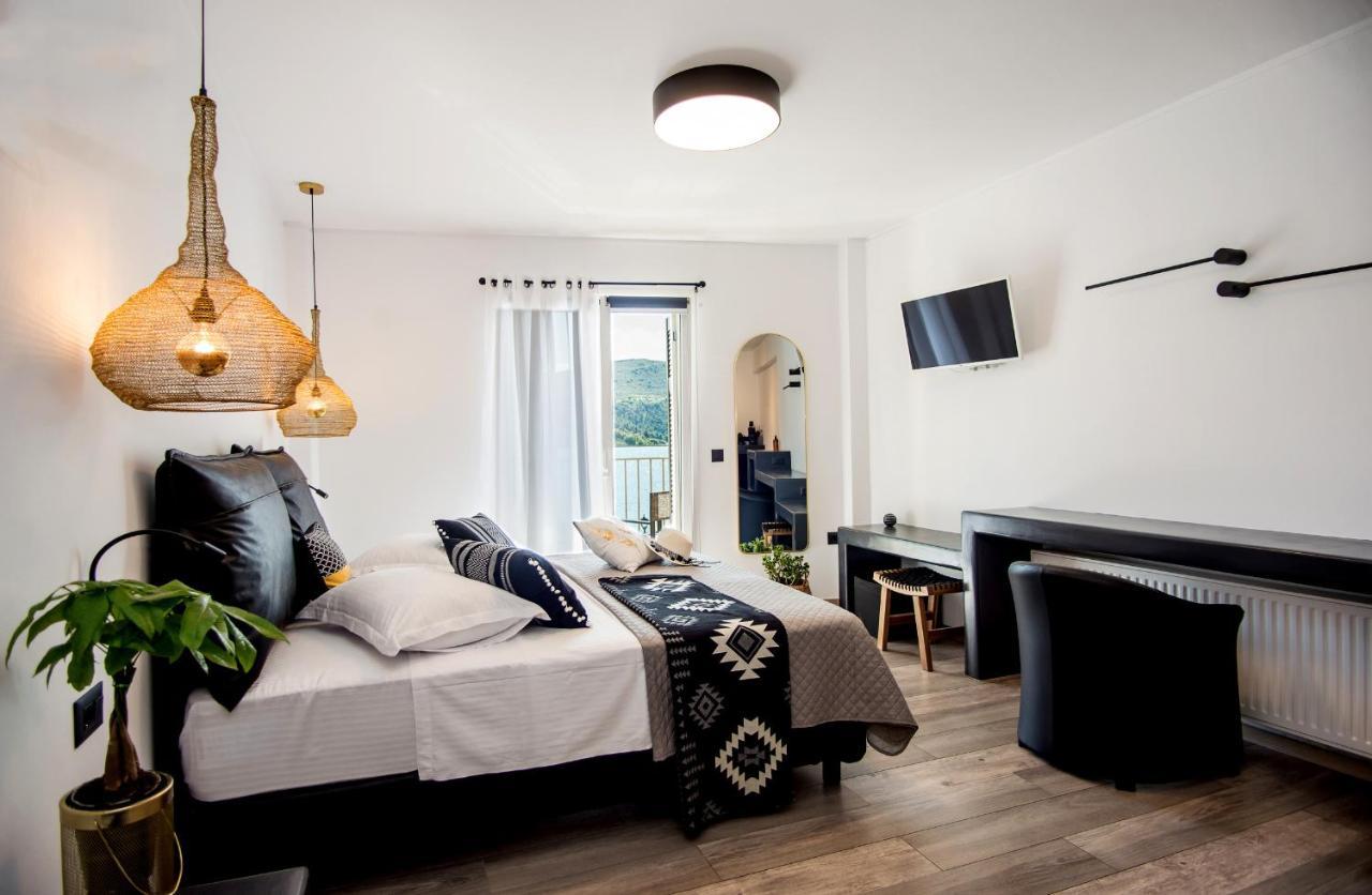 A & B Minimal Suite Ιι With Sea View In Argostoli 외부 사진
