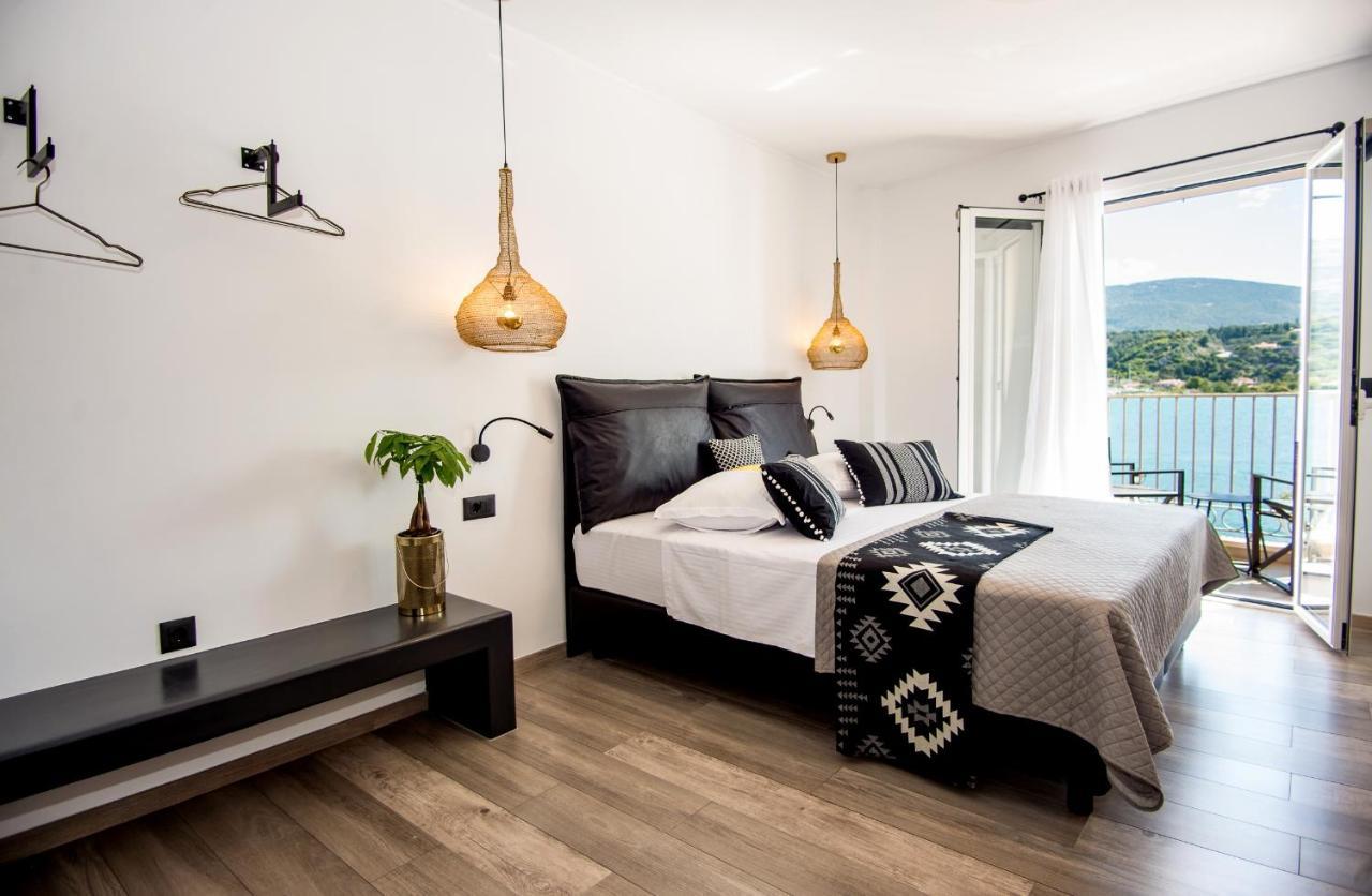 A & B Minimal Suite Ιι With Sea View In Argostoli 외부 사진