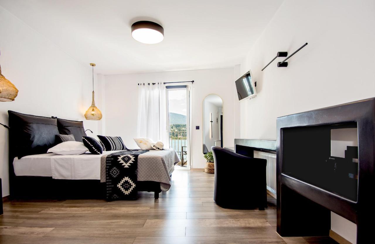 A & B Minimal Suite Ιι With Sea View In Argostoli 외부 사진