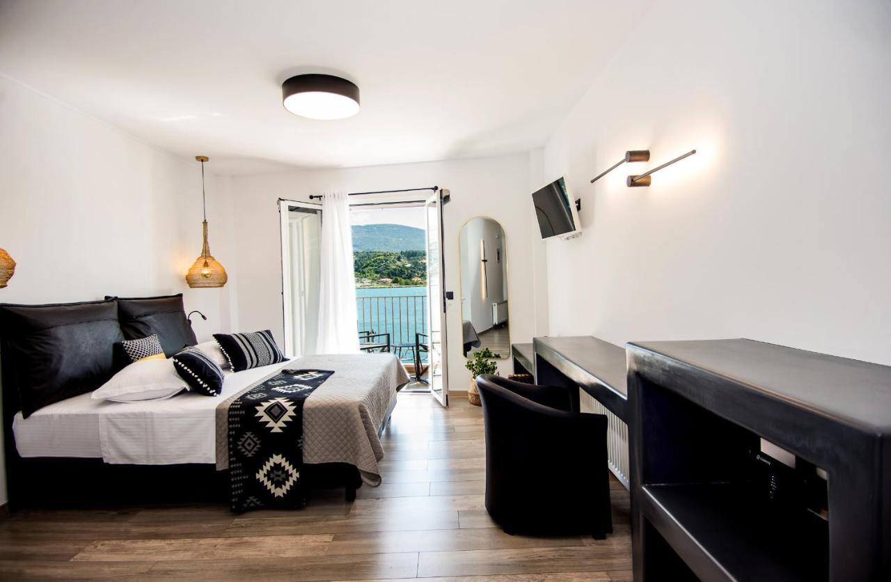 A & B Minimal Suite Ιι With Sea View In Argostoli 외부 사진
