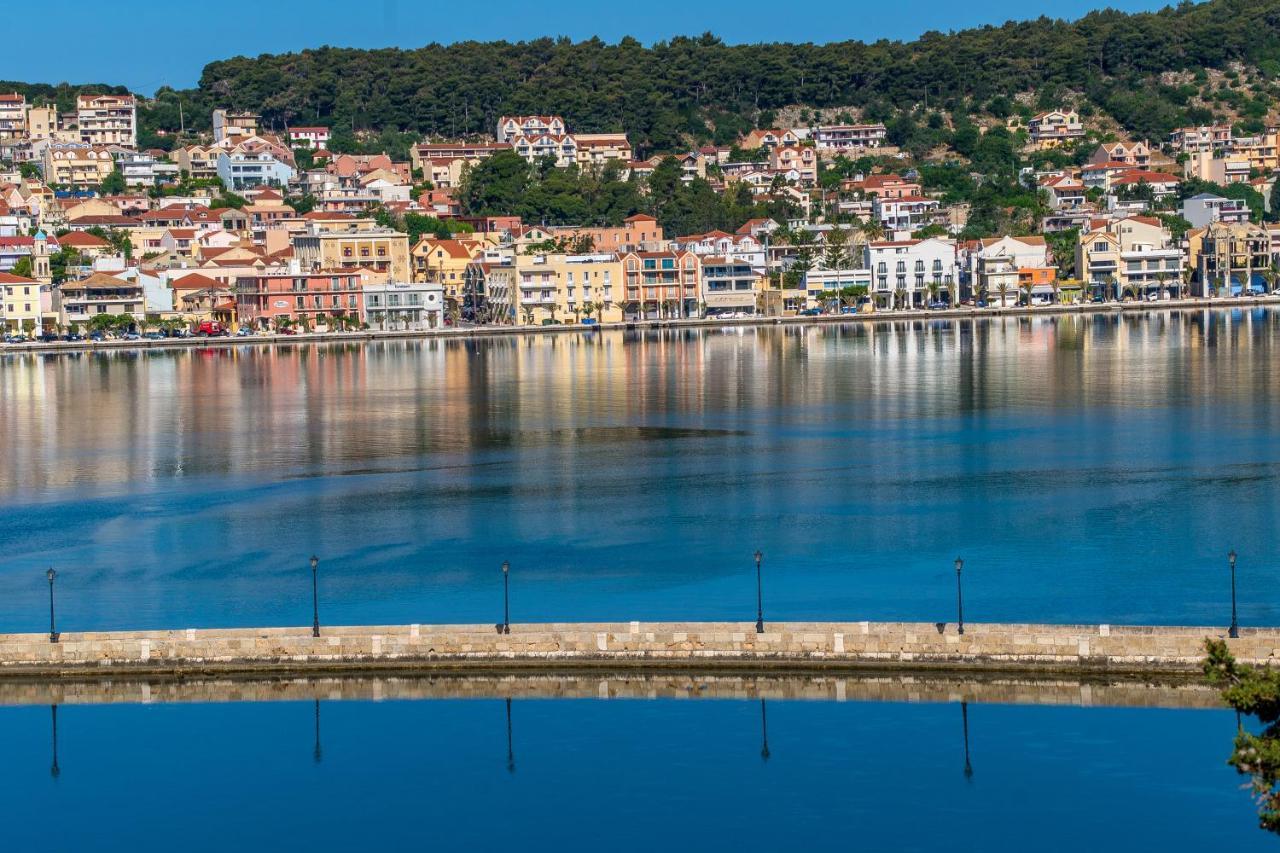 A & B Minimal Suite Ιι With Sea View In Argostoli 외부 사진